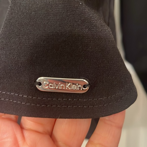 Calvin Klein women’s top. Size M. Square neckline. Long see through sleeves. - Picture 4 of 4